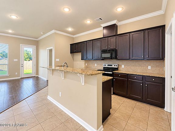4th image of 102 Franklin Ln