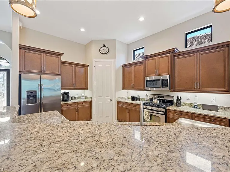 6255 Brunello Ln — Photo 10