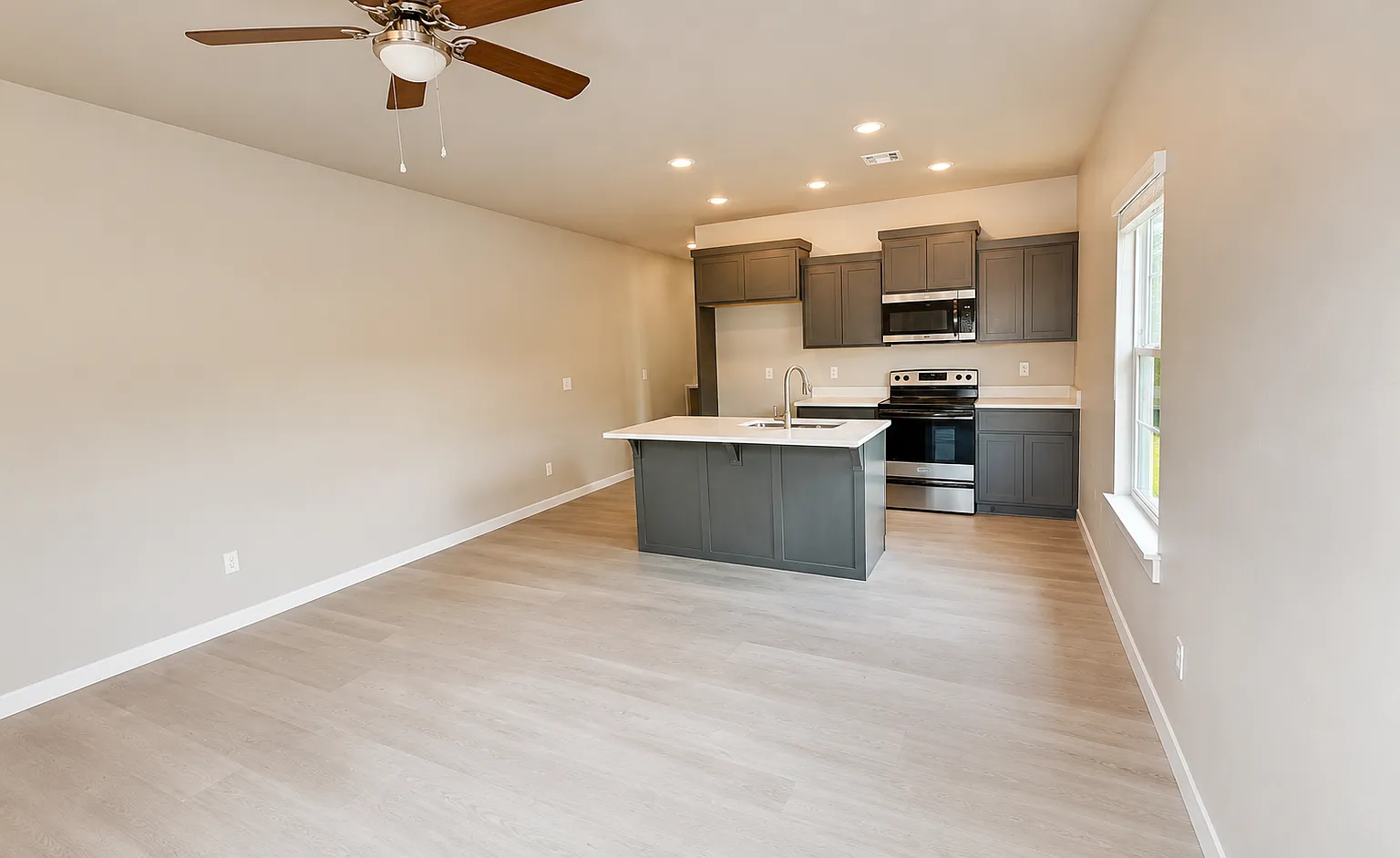 3 bed, 1150 sqft, $1,350 — Photo 2