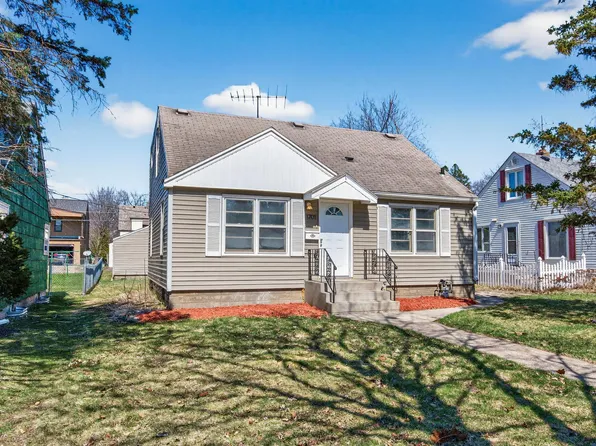 1701 Rose Ave E, Saint Paul, MN 55106