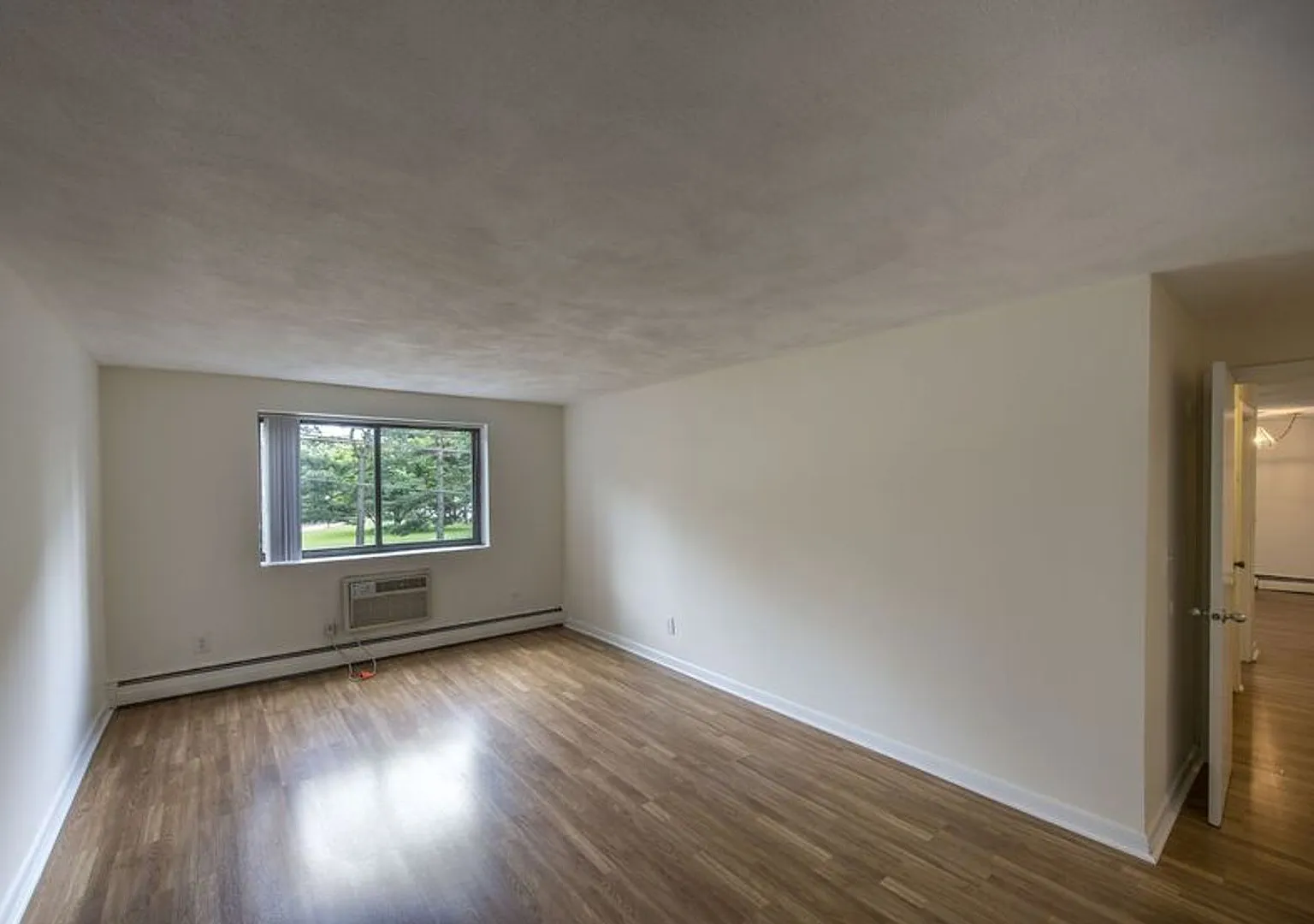 2-Bed 2-Bath Watertown Square * Heat & Hw Incl — Photo 2