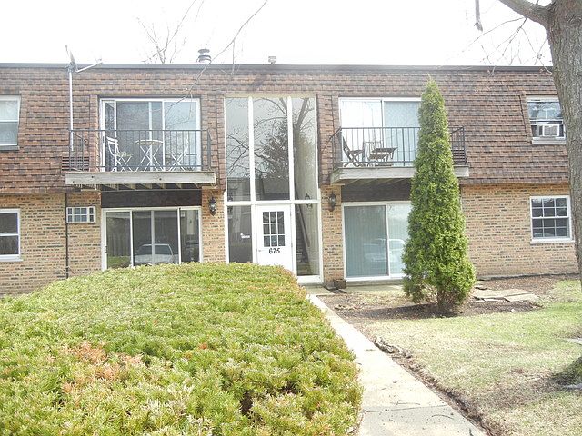 1st image of 675 Grove Dr APT 113