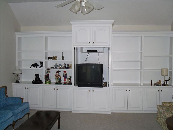 3rd image of 220 Pecanwood Dr