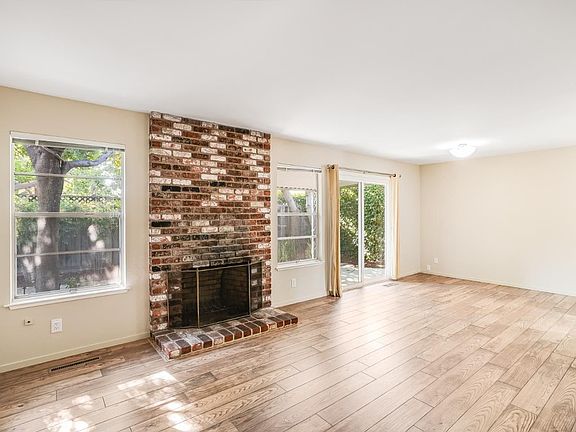 5th image of 1622 Albatross Dr