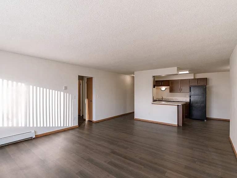 Fargo, ND North Manor Apartments | Living