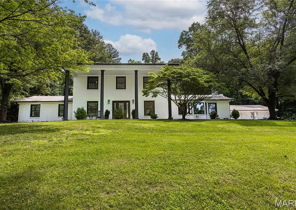 1st image of 1810 Scotts Ln
