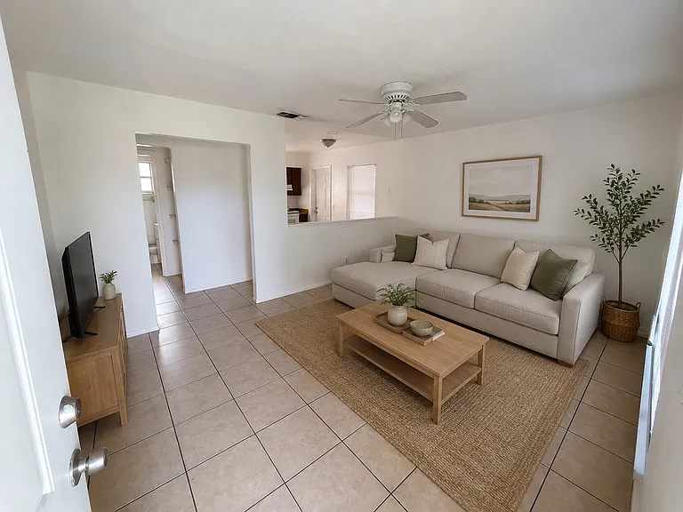 2300 W Cannon Ter NW #B — Photo 1