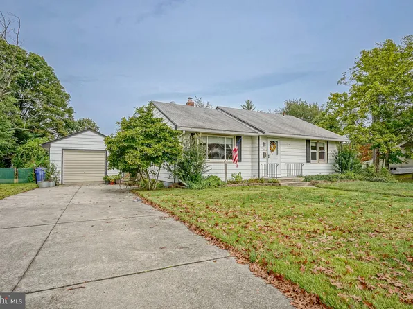 140 E Cumberland Ave, Sewell, NJ 08080