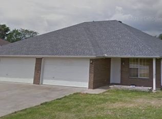 143/145 S Locust St, Farmington, AR 72730