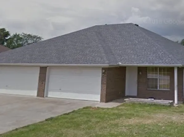 143/145 S Locust St, Farmington, AR 72730