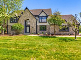 278 Mulberry Dr, Delafield, WI 53018