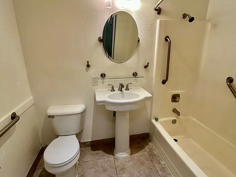 4960 Clairemont Mesa Blvd #104 — Photo 6