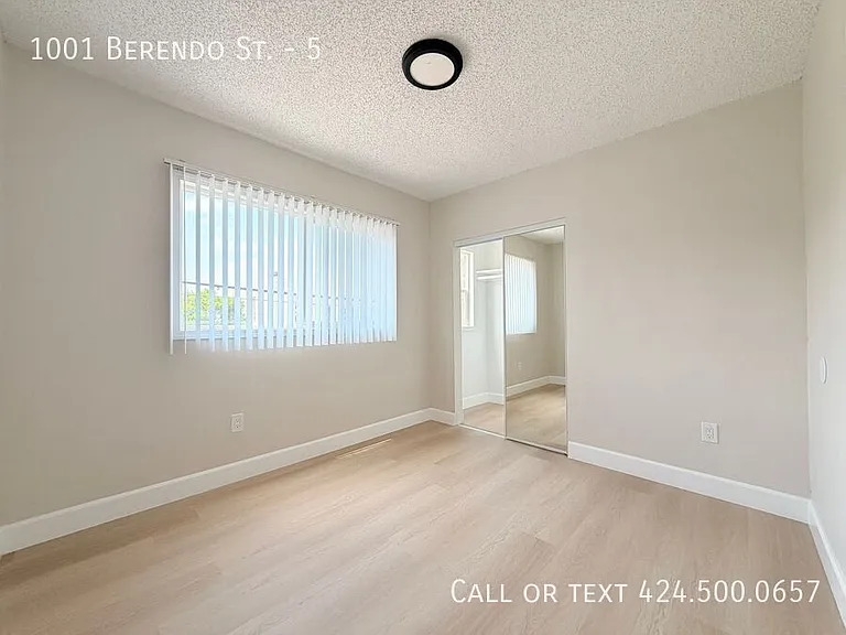 1001 N Berendo St #5 — Photo 8