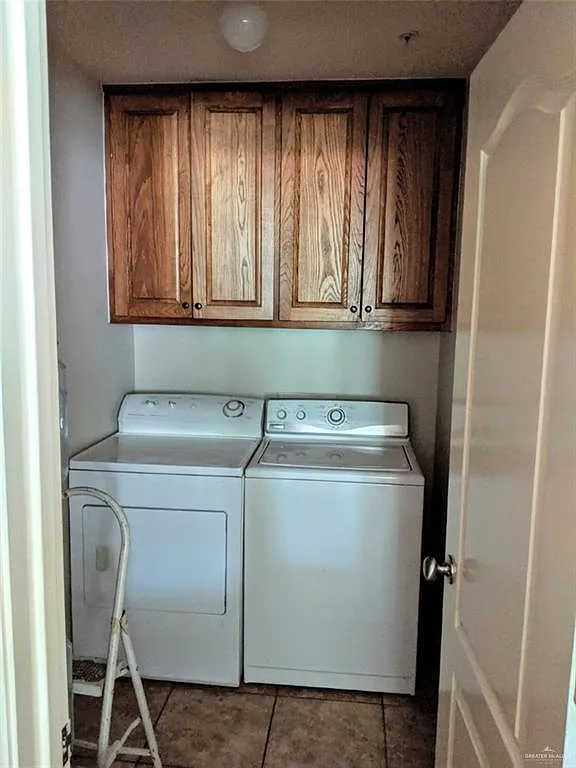 2 bed, 2.5 bath, 10284 sqft, $1,000 — Photo 3