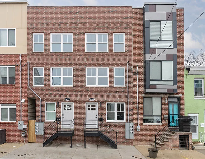 2 bed, 2.0 bath, $1,600 — Photo 1