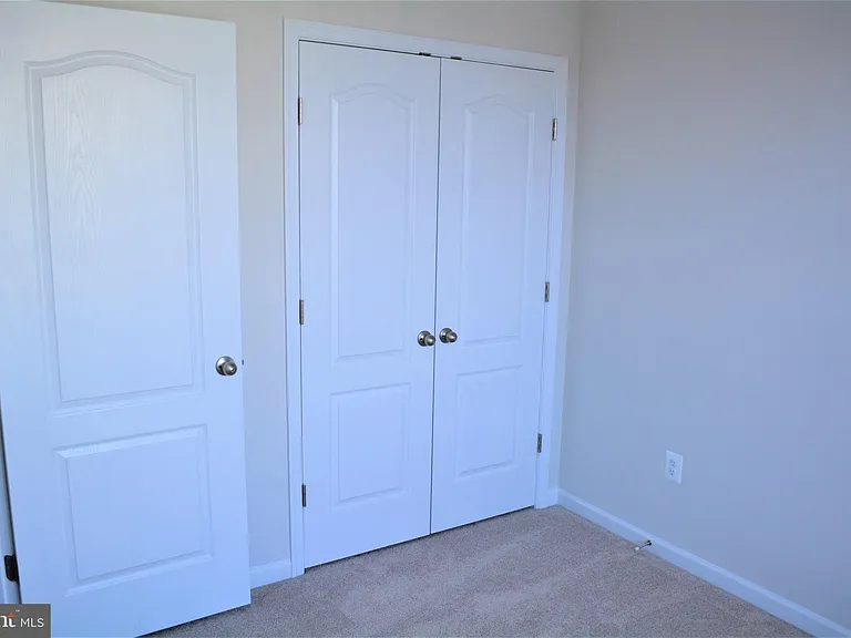 6050 Krantz Dr — Photo 17