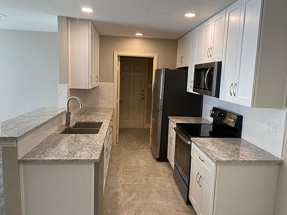 4th image of 8127 Doreen Ave