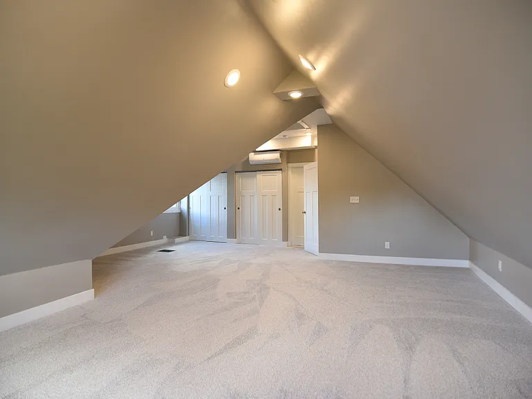 817 Considine Ave — Photo 40