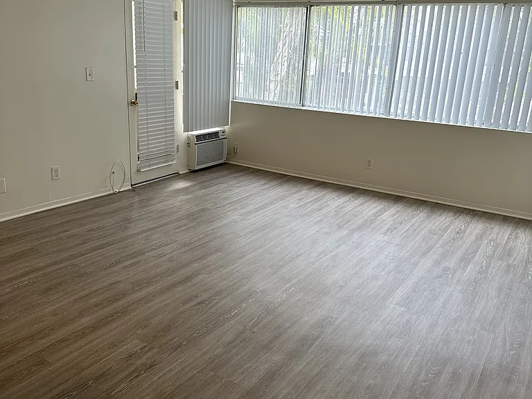 Palm Terrace Apartments — Photo 17