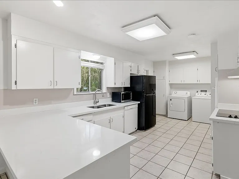 1632 Winchester St — Photo 14