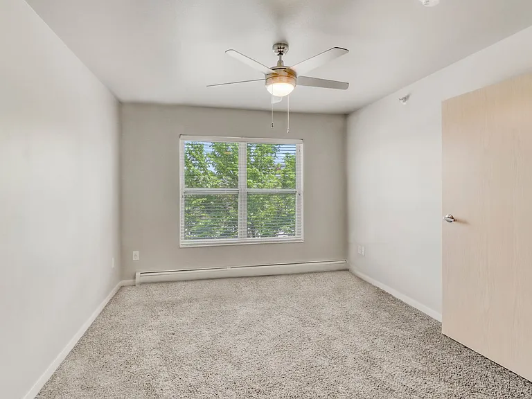 201 E Holmes St #308 — Photo 7