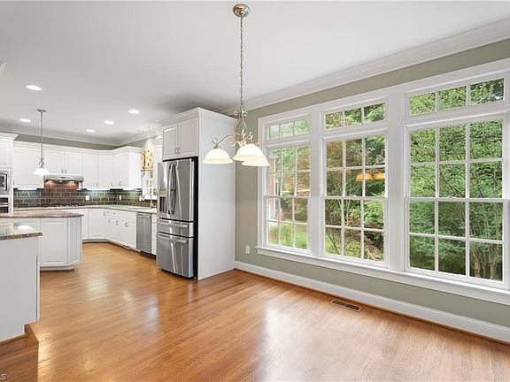4th image of 160 Ridge Gate Ct