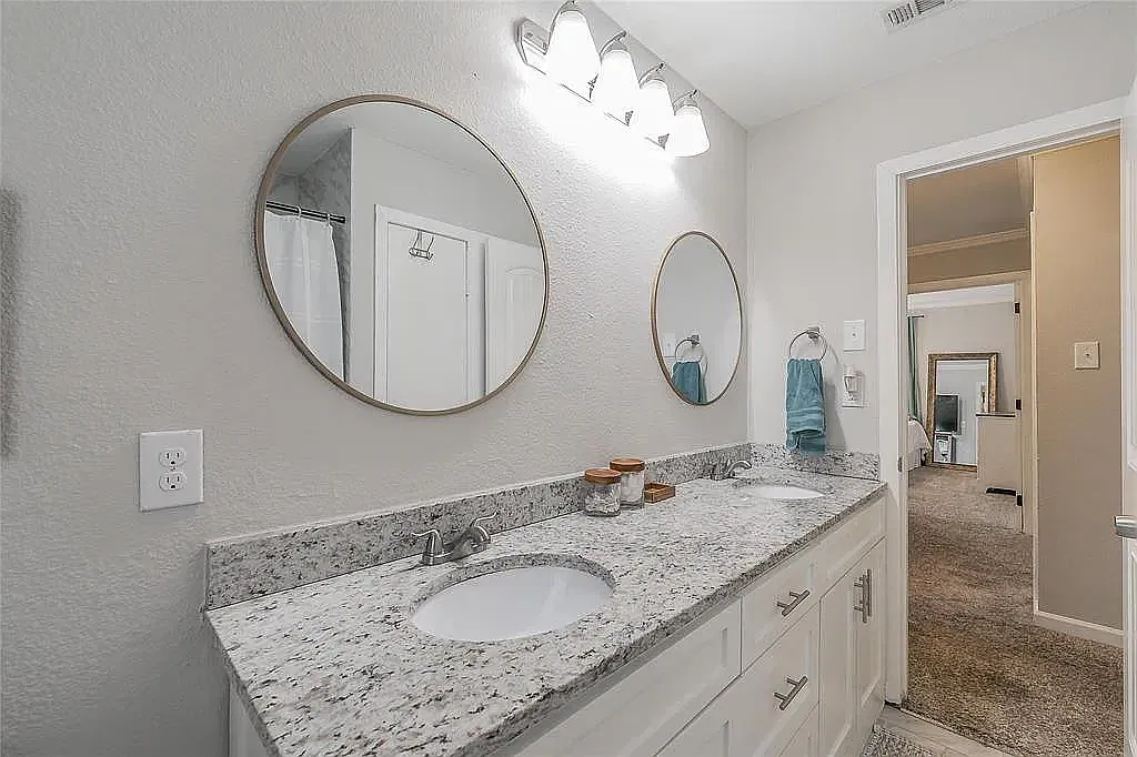 3 bed, 1595 sqft, $2,000 — Photo 3