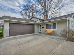 24281 Lebern Dr, North Olmsted, OH 44070