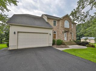 1743 Pen Argyl Rd, Pen Argyl, PA 18072