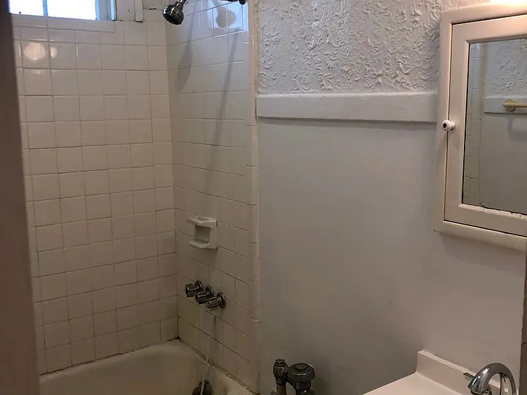 1301 Napoleon Ave #J — Photo 6