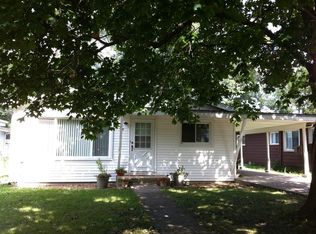 569 S Park Rd, Lombard, IL 60148