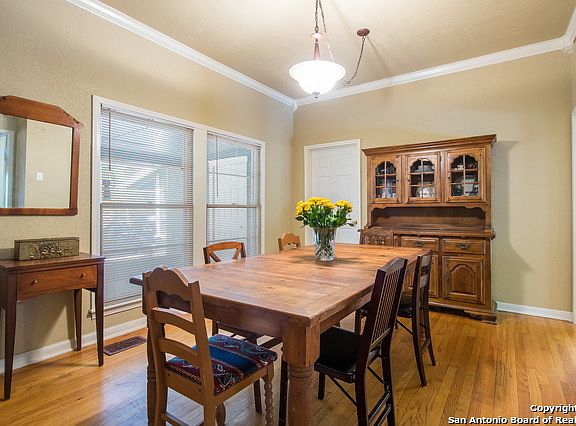 4th image of 115 Robinhood Pl