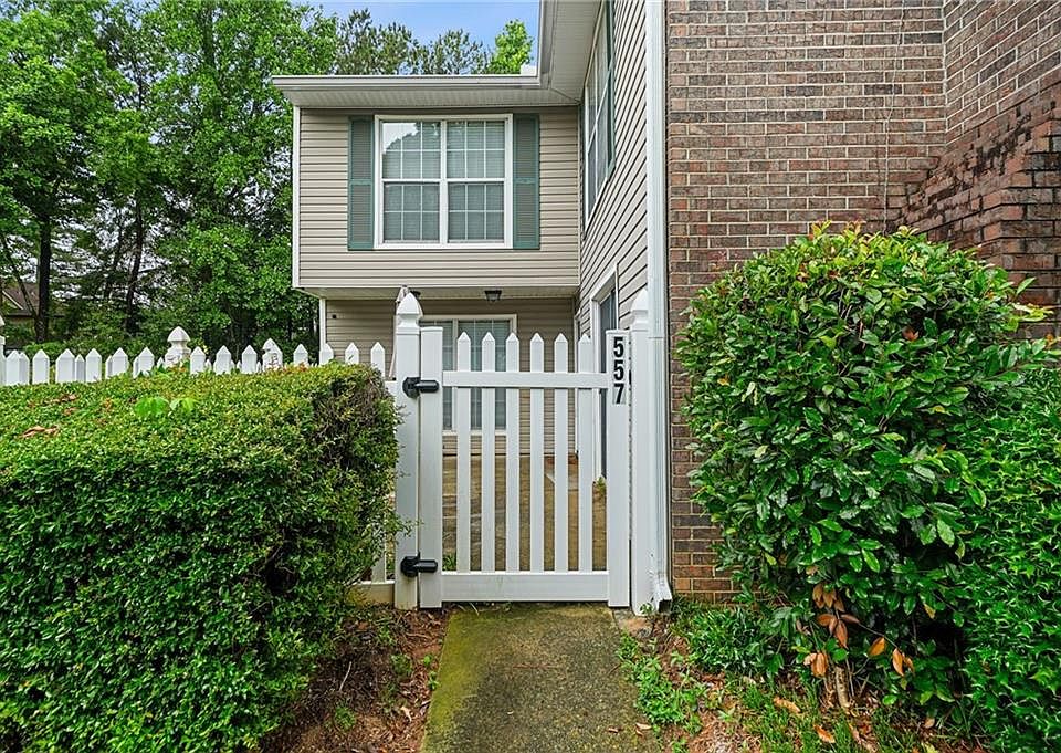 1st image of 557 Picketts Bend Ct