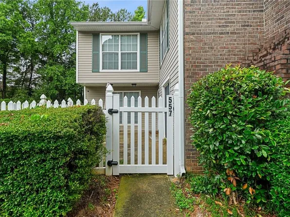 557 Picketts Bend Ct, Marietta, GA 30008
