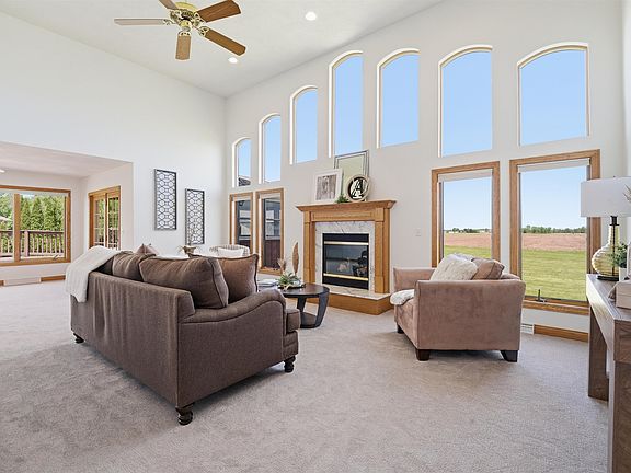 3rd image of W2048 Evergreen Dr