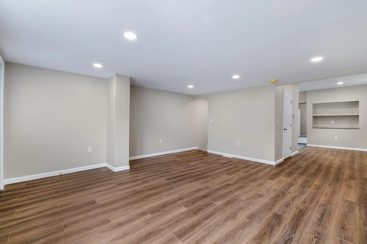 Building Photo - 3170 McRoberts Rd #3/25