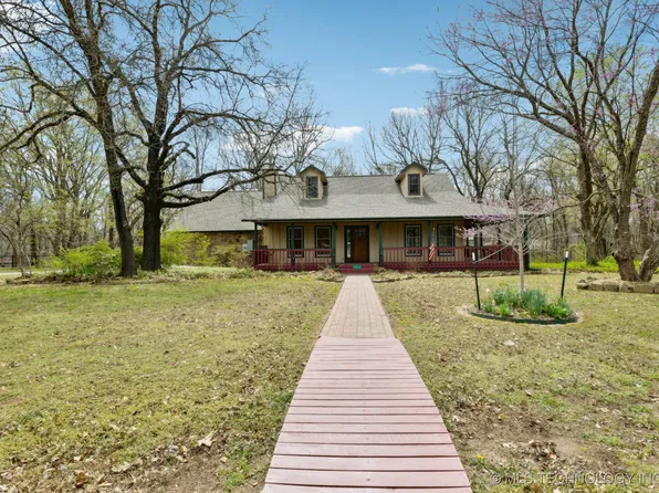 7352 E Verdigris Dr, Claremore, OK 74019