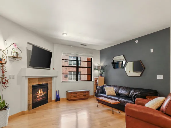 808 Williamson St Unit 202, Madison, WI 53703