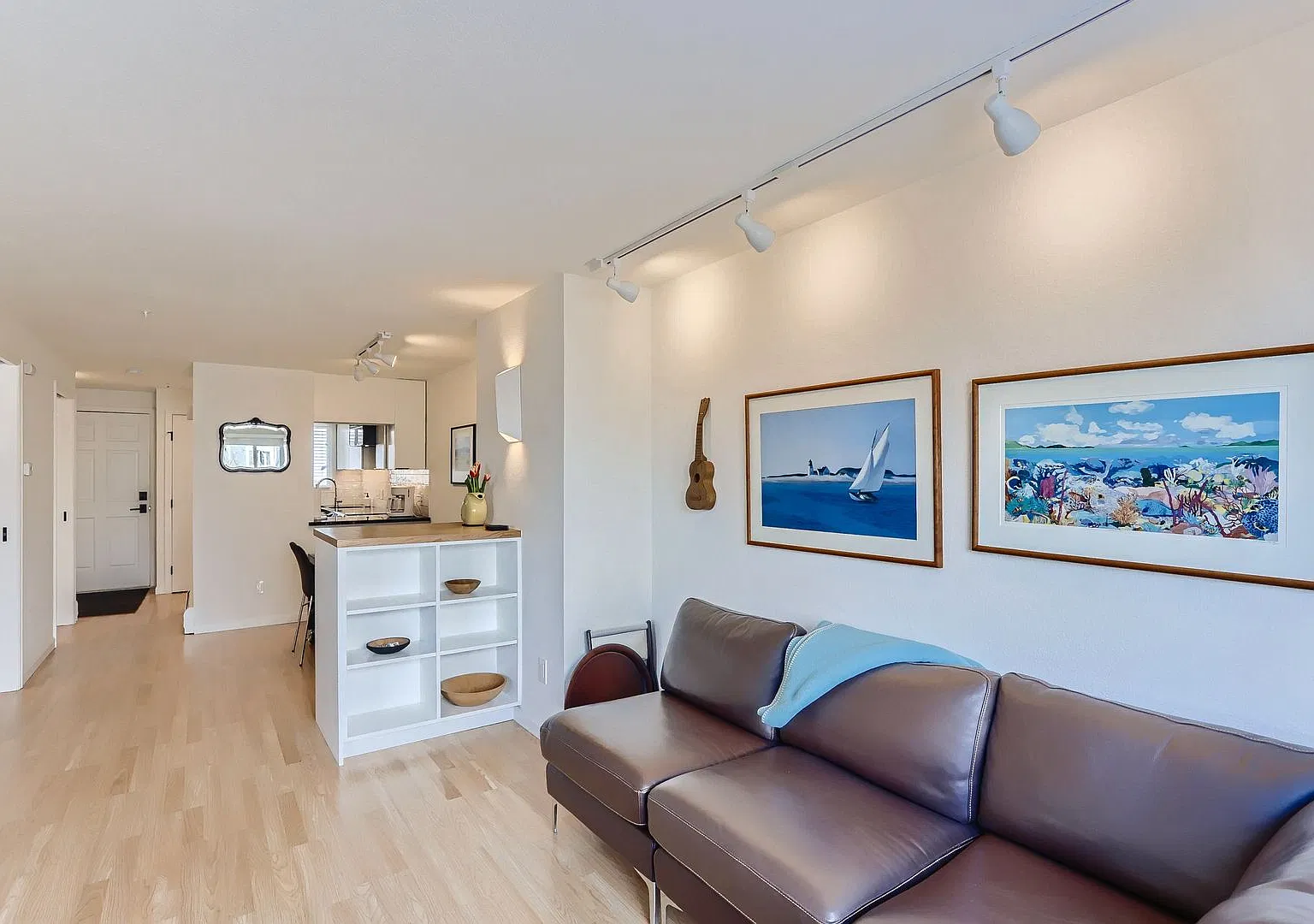Pearl Street 1BR | Walkable, Remodeled, Covered Parking — Photo 2