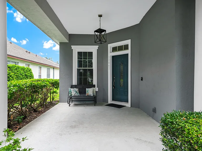 12867 Penshurst Ln — Photo 2