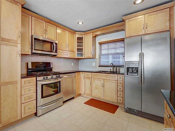 5th image of 86-29 261st St