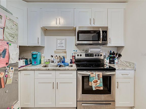4th image of 3425 Doreen Dr