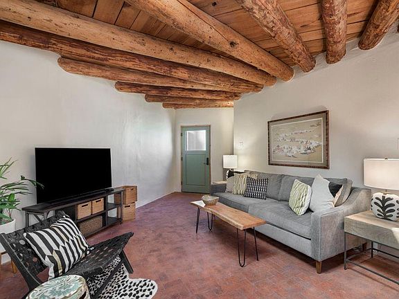 2nd image of 3939 Rio Grande Blvd NW