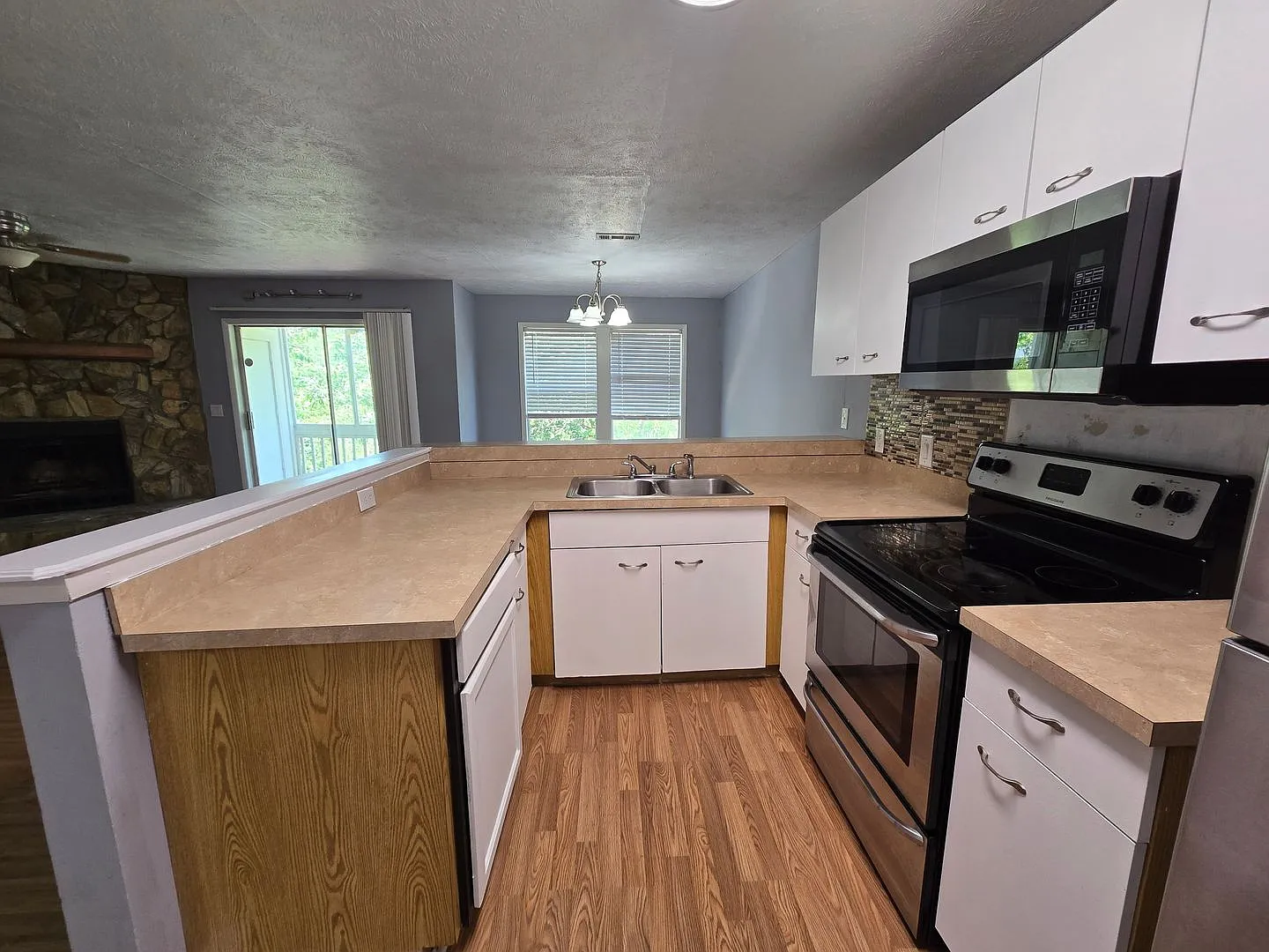 6752-5 Willowbrook ~ Stewarts Creek — Photo 4