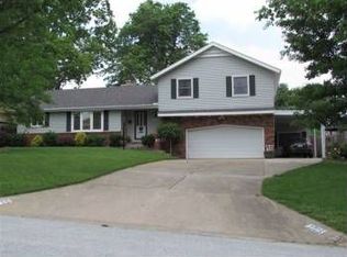 3705 E Whitehall Dr, Springfield, MO 65809