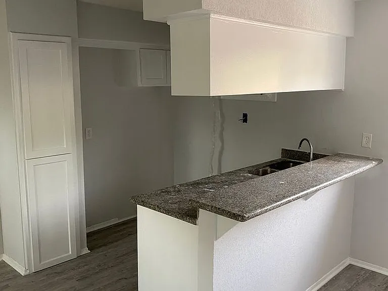 2518 Lidstone St — Photo 4