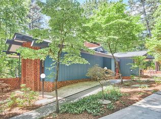 2312 Honeysuckle Ct, Chapel Hill, NC 27514