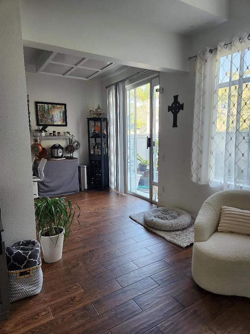 Tiverton Rd, San Diego — Photo 4