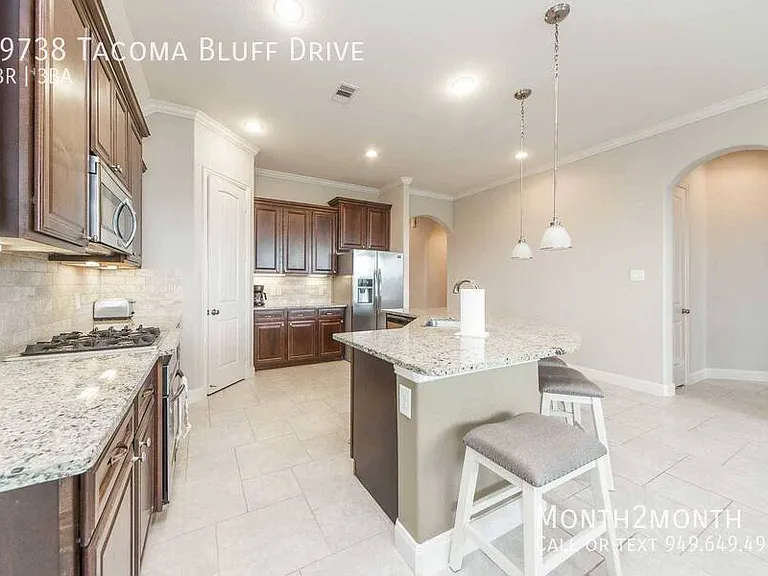 19738 Tacoma Bluff Dr — Photo 10