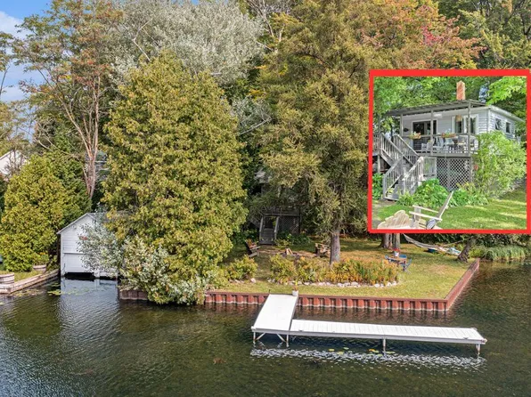 3284 N Neil St, Ludington, MI 49431